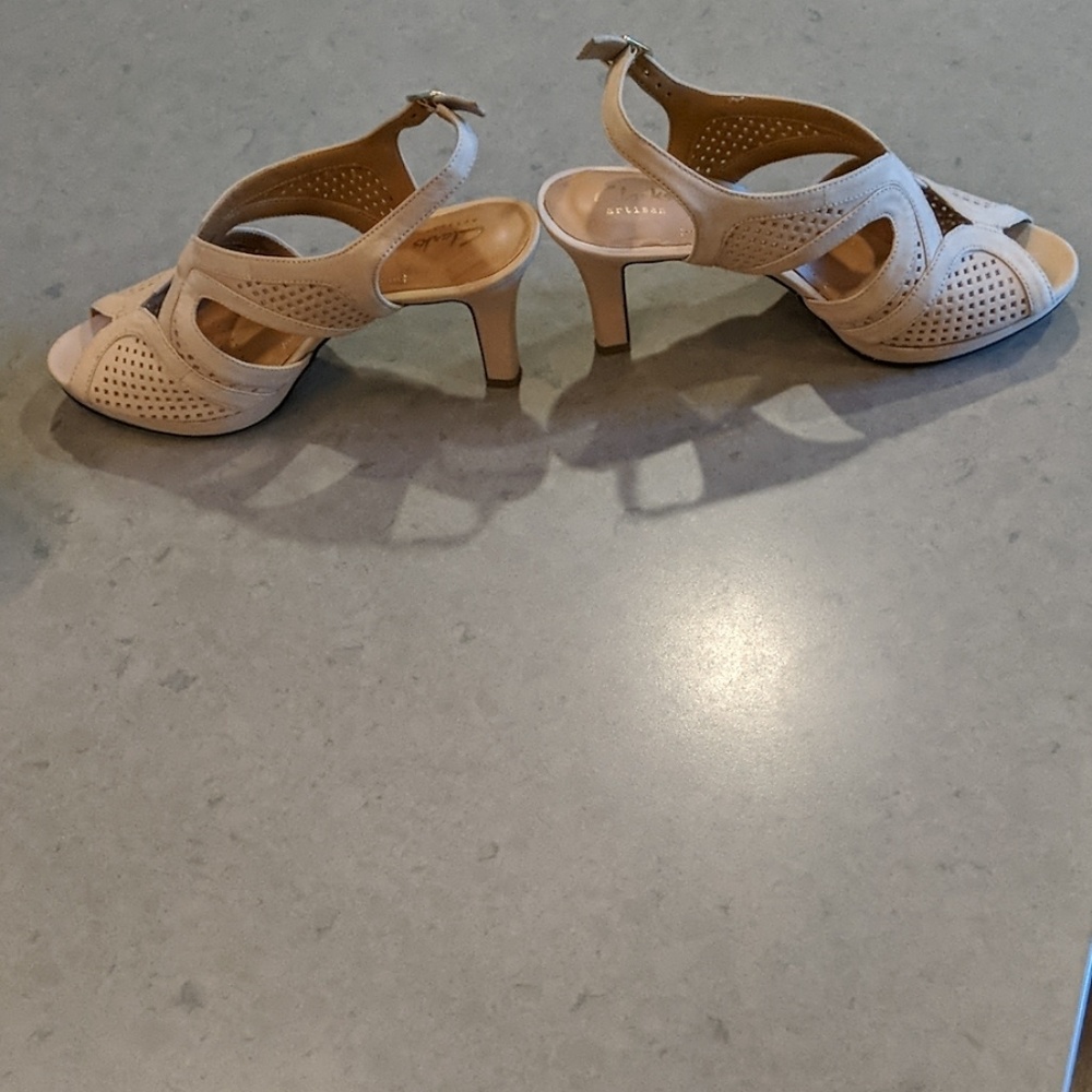 Clark's artisan sandals 7.5